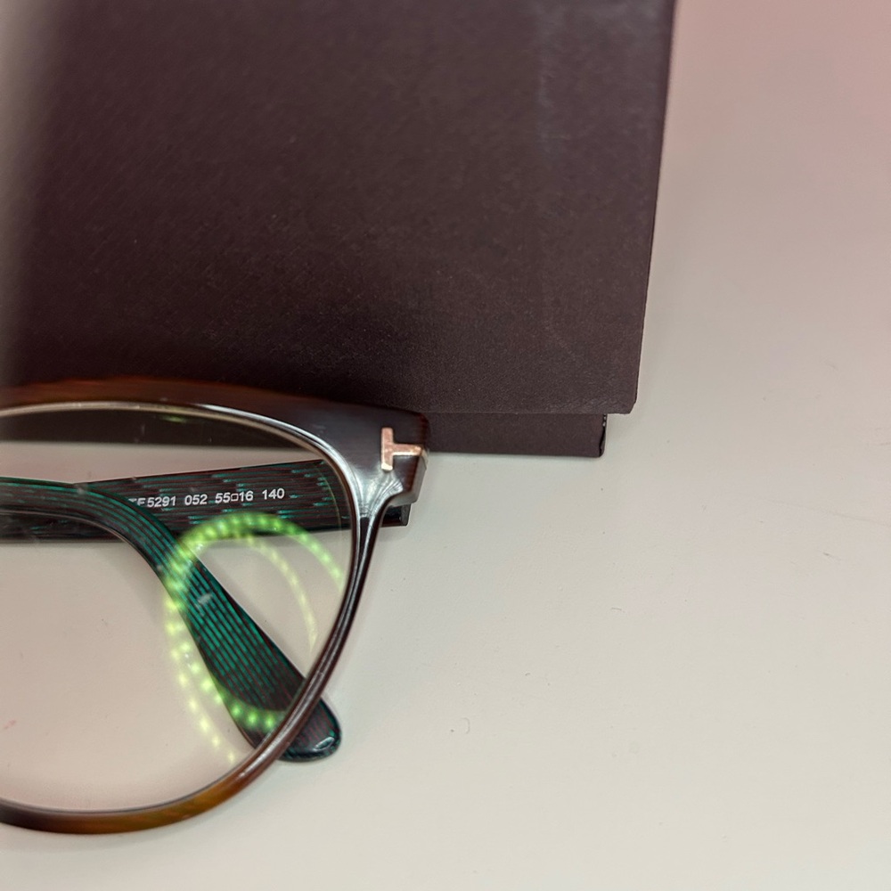 Tom Ford Women's Dark Havana Iridescent Glasses - Picture 11 of 15